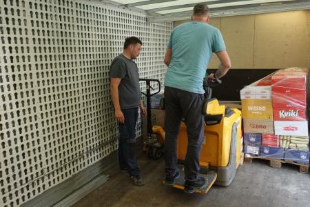 DONACIJA PREHRAMBENIH IZDELKOV ZA GASILCE - Foto- Tine Šubic_08